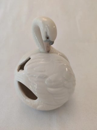 01094828 "CISNE CASCABEL". LLADRÓ