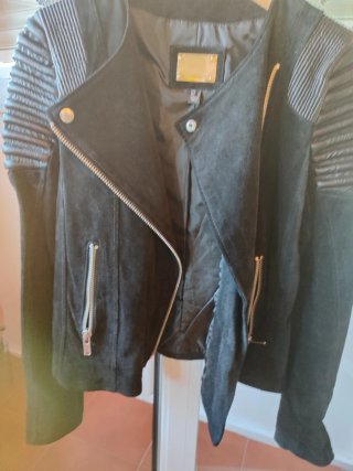 Cazadora de ante negra