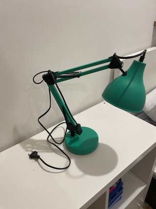 Lámpara de escritorio verde y negra