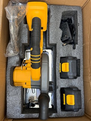 Sierra Circular Inalámbrica 21V