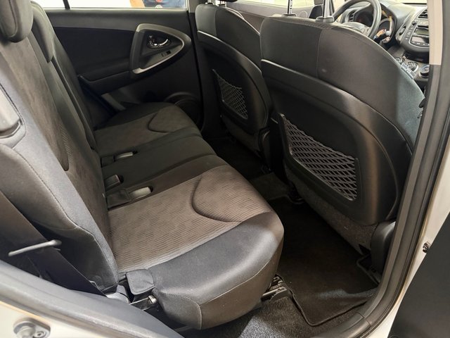 Toyota RAV4 2011