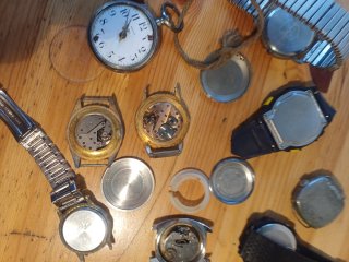 ANTIGUO LOTE DE RELOJES PARA PIEZAS