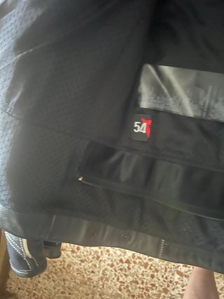 Chaqueta Dainese de cuero con protecciones