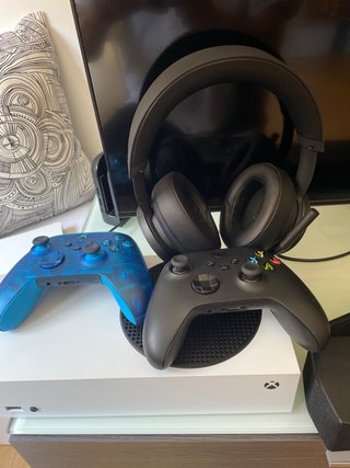 Xbox Series S + 2 Mandos + Auriculares