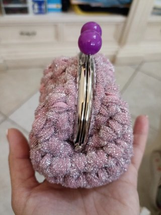 Portamonete uncinetto rosa con perle