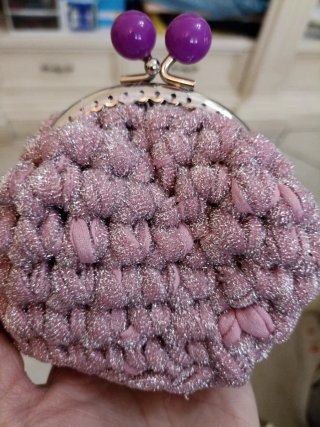 Portamonete uncinetto rosa con perle