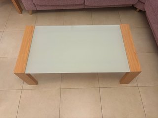 Mueble de salón madera y cristal