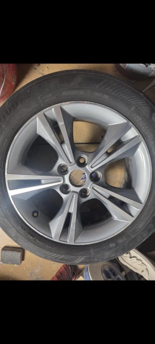 Llantas Goodyear 205/55R16 para Ford