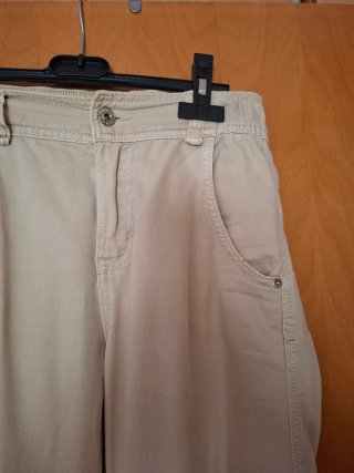 Pantalón cargo beige talla S