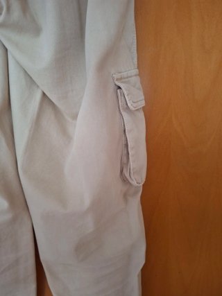 Pantalón cargo beige talla S