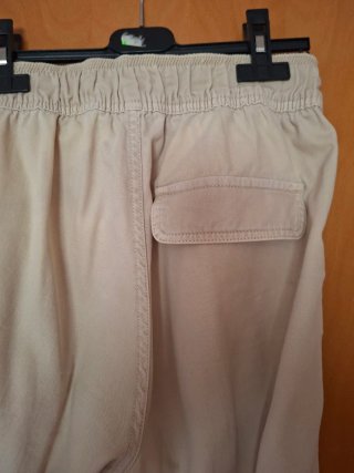 Pantalón cargo beige talla S