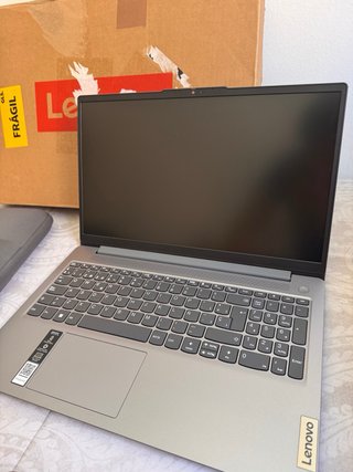 Lenovo IdeaPad Slim 3 i5-12ªgen 16g ram 512g win11
