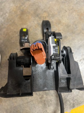 Pedal freno/embrague fiat 500 abarth 595/695