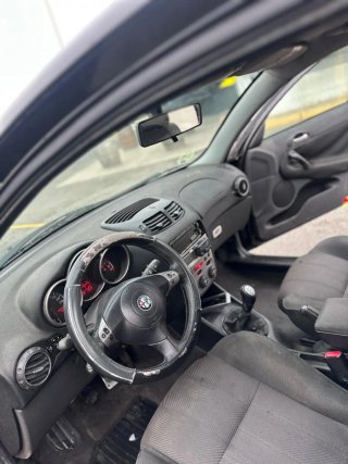 Alfa Romeo 147 2004