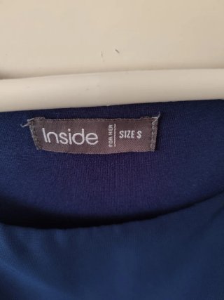 Vestido azul de mujer de verano.