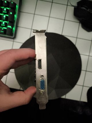 Tarjeta Gráfica NVIDIA GT 730 (Lea la Descripción)