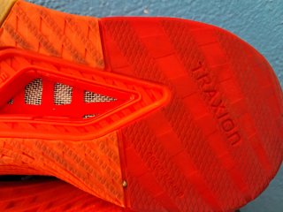 Zapatillas Adidas Naranja y Rojo