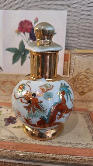 Antiguo Perfumero Oriental Dragón Dorado