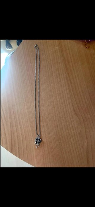Collana con ciondolo cuore nero