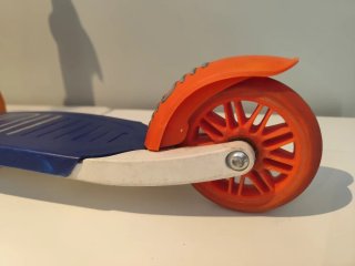 Patinete 3 ruedas infantil azul y naranja