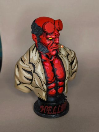 Figura Hellboy Busto