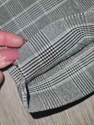 Pantalón recto Stradivarius cuadros gris