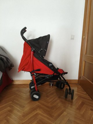 Carro de bebé Chicco rojo