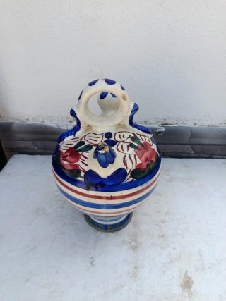 Botijo cerámico decorativo pintado a mano