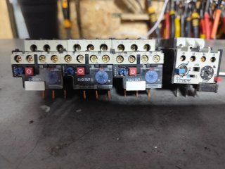 4 Relés Térmicos Telemecanique LR2 D13