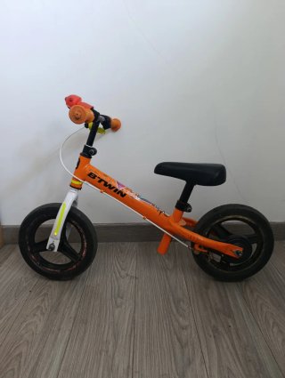 Bicicleta sin pedales Btwin naranja