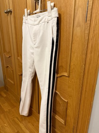 Pantalón de traje blanco con raya lateral