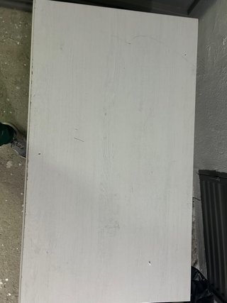 Escritorio de madera blanco