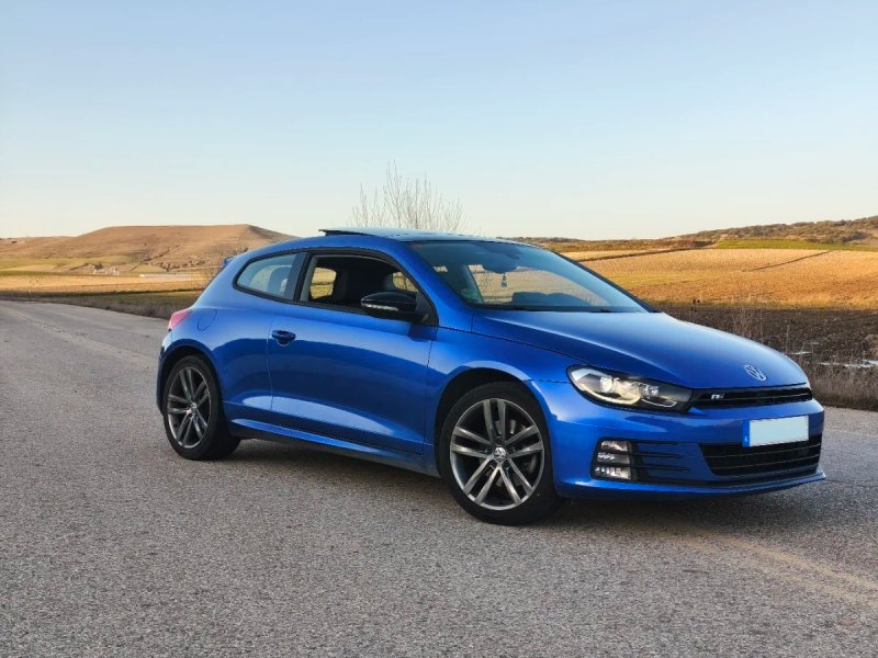 Volkswagen Scirocco 2.0 TSI 180 - foto 1