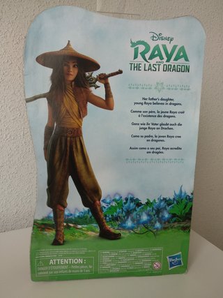 Bambole Raya e Capo Benjamin. Bambole esclusive e fuori catalogo dal film Raya e l'ultimo drago. Bellissime e con splendidi abiti. Hasbro 2020. Disney. Nuove in blister sigillato. L'imballaggio ha qualche segno di conservazione. Dalla mia collezione personale