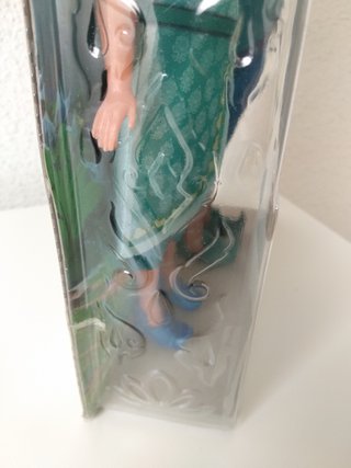 Bambole Raya e Capo Benjamin. Bambole esclusive e fuori catalogo dal film Raya e l'ultimo drago. Bellissime e con splendidi abiti. Hasbro 2020. Disney. Nuove in blister sigillato. L'imballaggio ha qualche segno di conservazione. Dalla mia collezione personale
