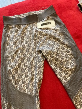 Conjunto deportivo Guess original nuevo con etique