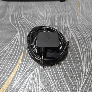 Asus ROG Ally Z1 Extreme + Custodia + Hub HDMI