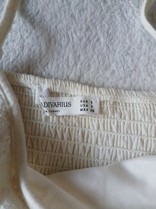 Top encaje Stradivarius beige