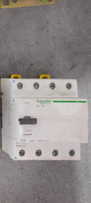 Interruptor Schneider 63A 400V-30mA