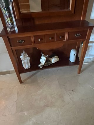 Mueble de entrada con espejo