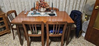 Mesa de salón con 6 sillas de madera