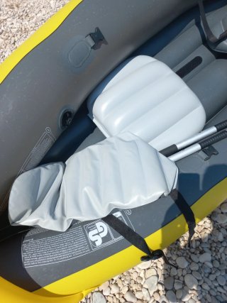 Kayak hinchable Intex amarillo y gris