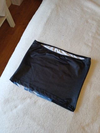 Top Shein floral negro y azul