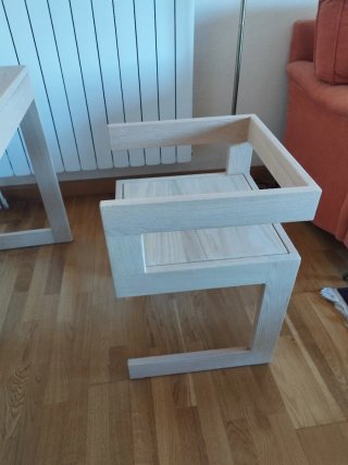Escritorio de diseño y silla de roble americano