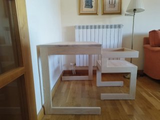 Escritorio de diseño y silla de roble americano