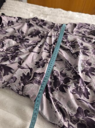 Vestido estampado morado y plata  Diseñador