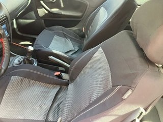 SEAT Ibiza 6L Rojo