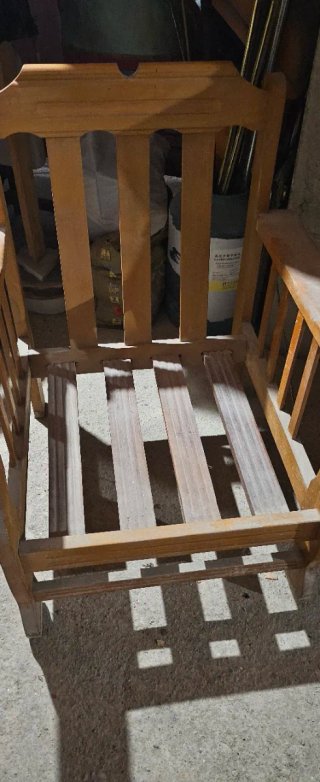 Butaca de madera maciza