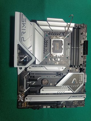 Intel  i7-12700K + Asus Prime Z790-A WiFi