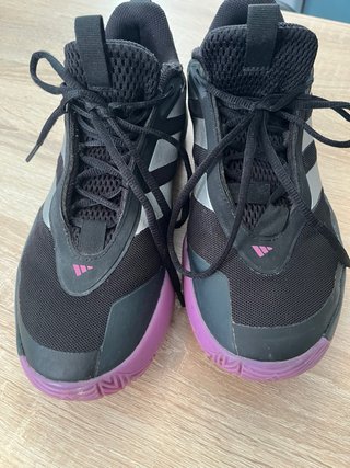 Zapatillas Adidas Negras y Moradas Talla 38.5